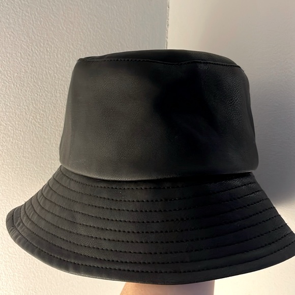 NOIZE vegan leather bucket cap - Picture 1 of 5